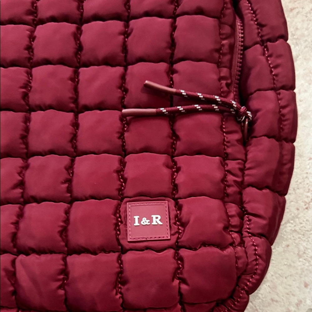Iris and Rainbow Dreamy Puff crossbody - Picture 2 of 4